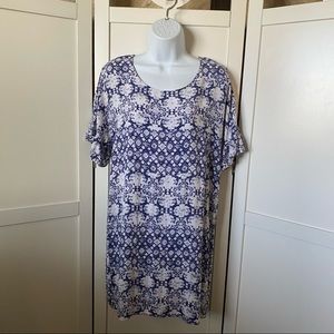 I. Madeline Size medium white blue mini, short sleeve, scoop neck.